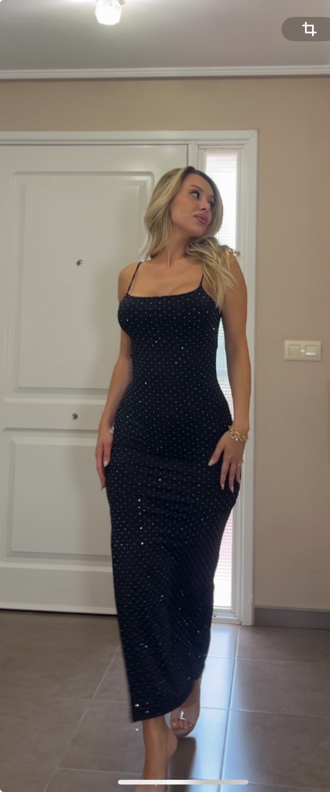 VESTIDO NEGRO BRILLOS